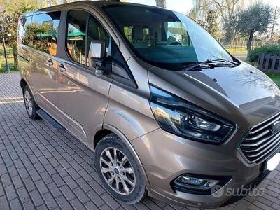 Usata Ford Tourneo Titanium 185 CV (136 kW) 2021 Monovolume