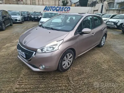 Usata Peugeot 208 Access 68 CV (50 kW) 2015 Marrone Utilitaria