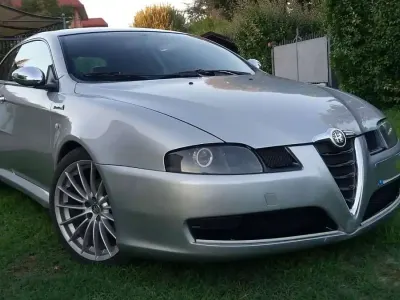 Usata Alfa Romeo GT Distinctive 150 CV (110 kW) 2006 Argento Coupé