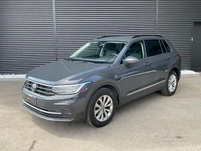 Usata VW Tiguan Life 150 CV (110 kW) 2024 Grigio metallizzato SUV
