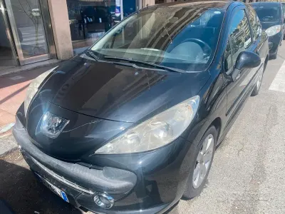 Usata Peugeot 207 90 CV (66 kW) 2009 Nero Berlina