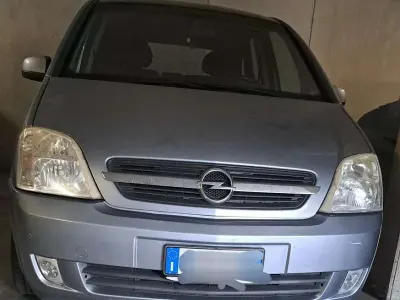 Usata Opel Meriva Cosmo 101 CV (74 kW) 2005 Grigio Monovolume