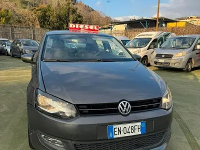 Begagnad VW Polo Comfortline 75 HK (55 kW) 2012 Grå Halvkombi