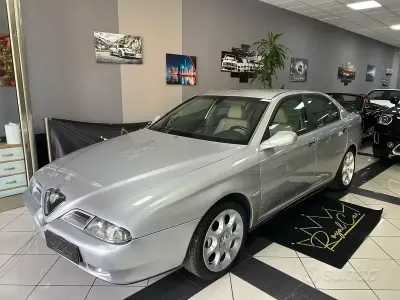 Usata Alfa Romeo 166 Super 205 CV (150 kW) 1999 Grigio Berlina