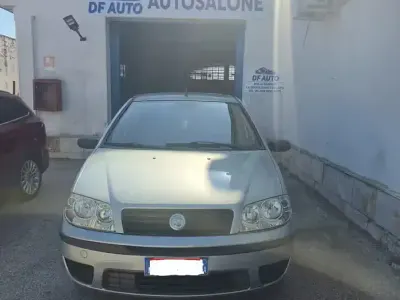 Usata Fiat Punto Feel 60 CV (44 kW) 2004 Blu Utilitaria