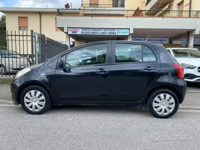 Brugt Toyota Yaris 69 HK (50 kW) 2006 Sort Sedan