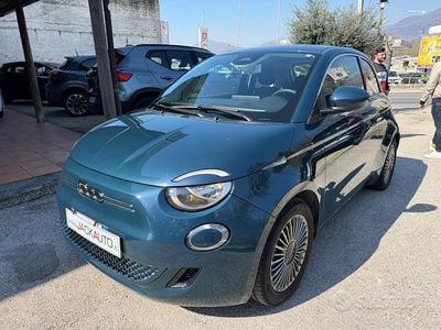 Usata Fiat 500e Action 69 kW (95 CV) 2020 Blu Berlina