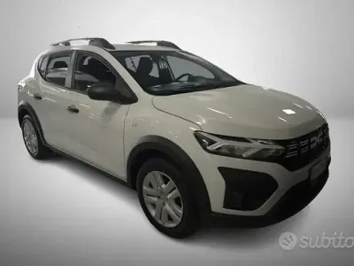 Usata Dacia Sandero Essentiel 101 CV (74 kW) 2023 Other Berlina