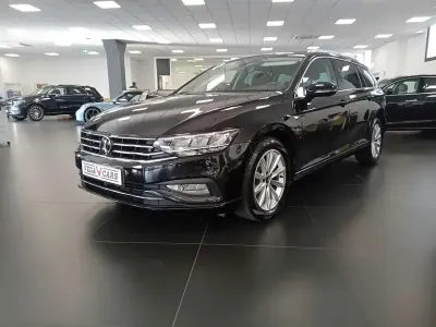 Usata VW Passat Business 150 CV (110 kW) 2022 Nero Station wagon