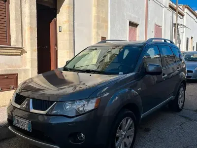 Usata Mitsubishi Outlander 140 CV (102 kW) 2008 Grigio SUV