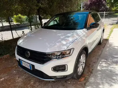 Usata VW T-Roc 150 CV (110 kW) 2019 Bianco SUV