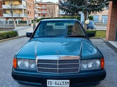 Usata Mercedes 190 122 CV (89 kW) 1988 Verde Berlina