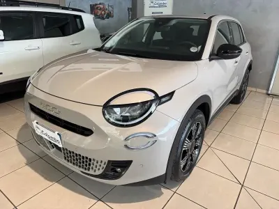 Usata Fiat 600 135 CV (99 kW) 2025 Grigio SUV
