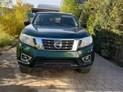 Second-hand Nissan Navara Acenta 163 CP (119 kW) 2018 Verde Pickup