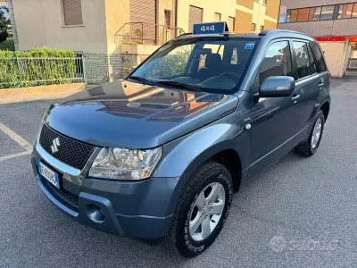 Usata Suzuki Grand Vitara 129 CV (94 kW) 2006 Grigio SUV