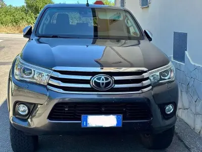 Usata Toyota HiLux Lounge 150 CV (110 kW) 2017 Pick-up