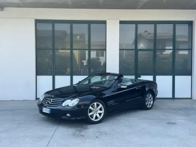 Usata Mercedes SL350 245 CV (180 kW) 2004 Nero Cabrio
