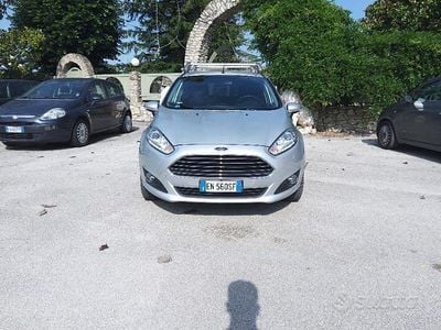 Gebraucht Ford Fiesta Titanium 75 PS (55 kW) 2013 Grau Limousine