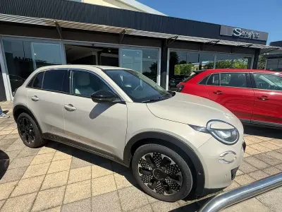Usata Fiat 600 La Prima 101 CV (74 kW) 2025 Beige SUV