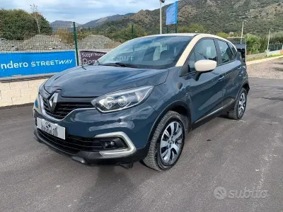 Usata Renault Captur Intens 110 CV (80 kW) 2018 Blu SUV