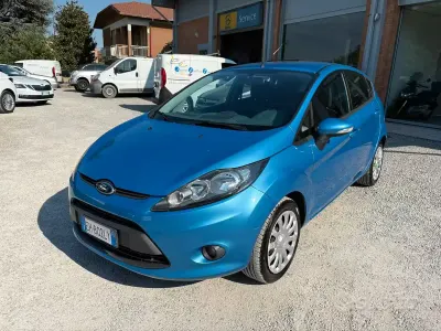 Usata Ford Fiesta 60 CV (44 kW) 2011 Bluazzurro Berlina