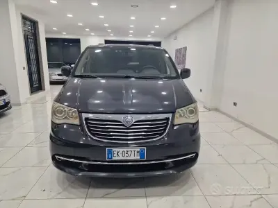 Usata Lancia Voyager 163 CV (119 kW) 2011 Nero Monovolume