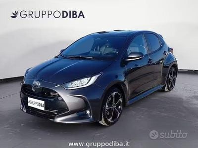 Usata Toyota Yaris Hybrid Lounge 130 CV (95 kW) 2025 Grigio Berlina