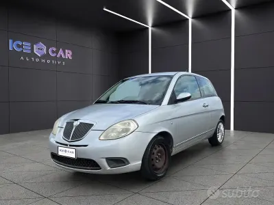 Usata Lancia Ypsilon 75 CV (55 kW) 2007 Grigio Utilitaria