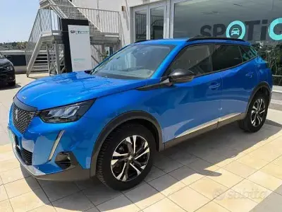 Usata Peugeot 2008 Allure 110 CV (80 kW) 2022 Blu SUV