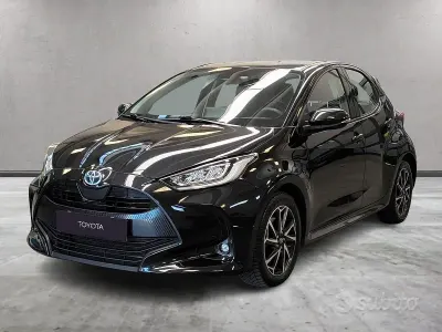 Usata Toyota Yaris Hybrid Trend 92 CV (67 kW) 2022 Nero Berlina