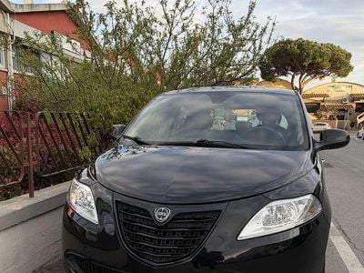 Usata Lancia Ypsilon Silver 86 CV (63 kW) 2015 Utilitaria