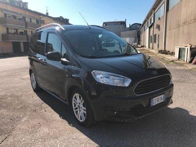 Usata Ford Tourneo Courier Titanium 95 CV (69 kW) 2015 Nero Monovolume