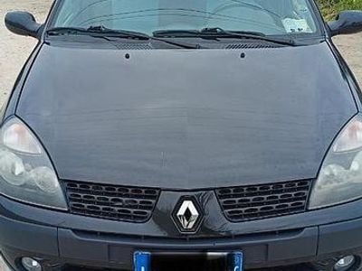 Usata Renault Clio II 78 CV (57 kW) 2002 Nero Berlina