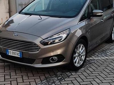 Usata Ford S-MAX Business Edition 180 CV (132 kW) 2016 Marrone Monovolume