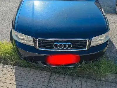 Usata Audi A4 102 CV (75 kW) 2004 Blu Berlina