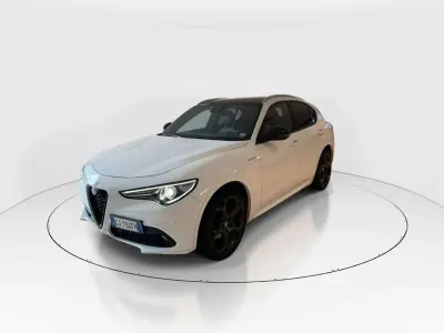 Usata Alfa Romeo Stelvio Veloce 209 CV (153 kW) 2022 Bianco SUV