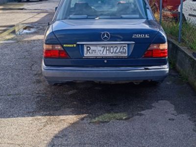 usata Mercedes E200 GPL 1993