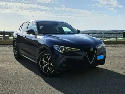 Usata Alfa Romeo Stelvio Executive 209 CV (153 kW) 2018 Blu/azzurro SUV