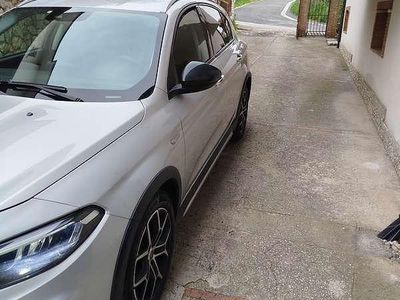 Usata Fiat Tipo Cross 131 CV (96 kW) 2021 Argento Berlina