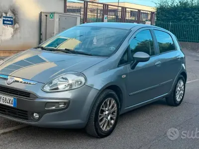 Usata Fiat Grande Punto 75 CV (55 kW) 2009 Grigio Utilitaria