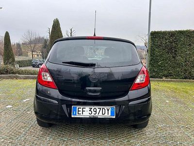Usata Opel Corsa 75 CV (55 kW) 2010 Nero Utilitaria