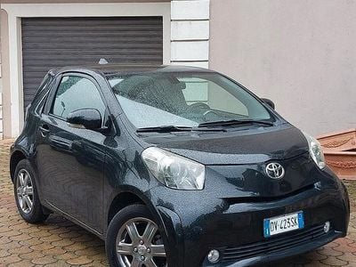Käytetty Toyota iQ 68 HP (50 kW) 2009 Musta Viistoperä