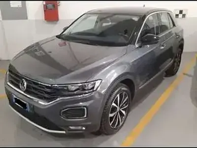 Usata VW T-Roc Style 116 CV (85 kW) 2018 Grigio SUV