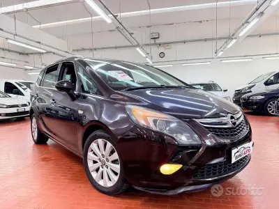 Usata Opel Zafira 150 CV (110 kW) 2013 Marrone Monovolume