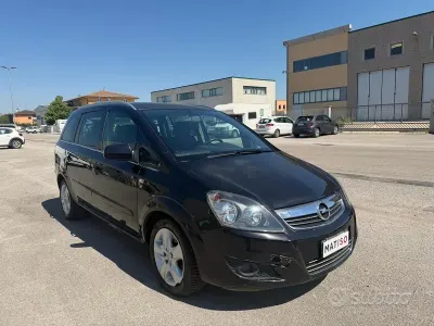 Usata Opel Zafira Cosmo 110 CV (80 kW) 2010 Nero Monovolume