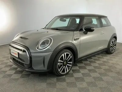 Usata Mini Cooper SE Essential 135 kW (184 CV) 2022 Grigio Utilitaria