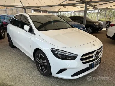 Usata Mercedes B200 150 CV (110 kW) 2022 Bianco Utilitaria