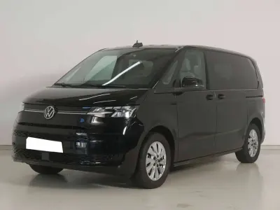 Usata VW Multivan Life 150 CV (110 kW) 2025 Nero perla metallizzato Monovolume