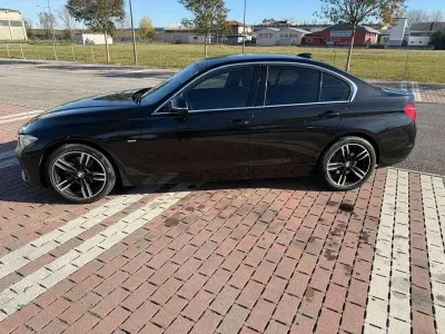 Usata BMW 320 Luxury Line 184 CV (135 kW) 2013 Berlina