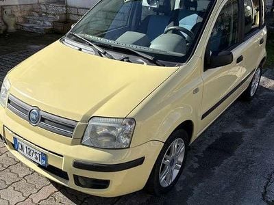 Giallo Usata 2004 Fiat Panda Dynamic Utilitaria | 4500 € (Buon prezzo)